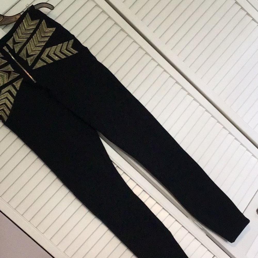 Bebe pants. In perfect condition.